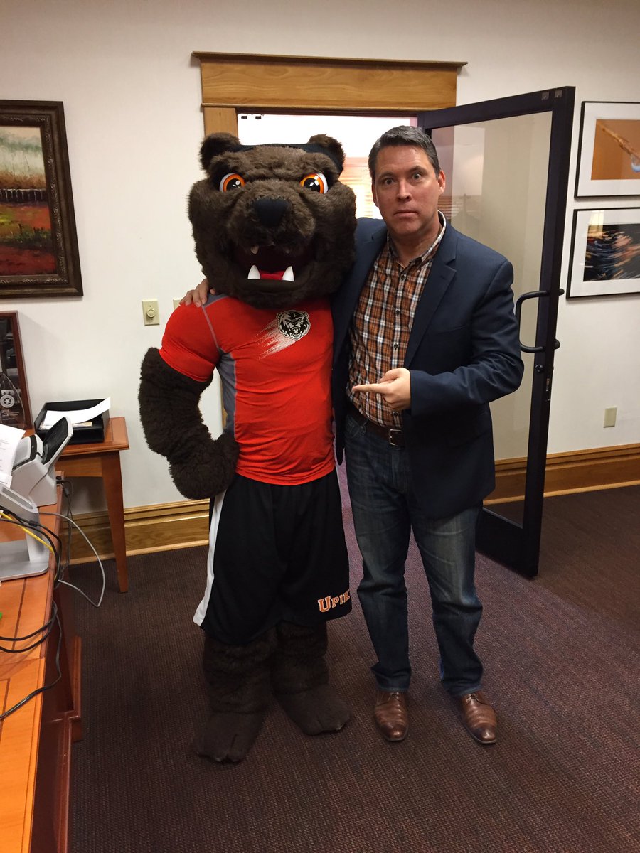UPIKE_Success's tweet photo. #UPIKEPresident @DrBWebb has cast his vote in the @MidSouthSports #MSCMascot challenge. #UPIKENation it's your turn #VotePikey https://t.co/dPjVLsMKp8