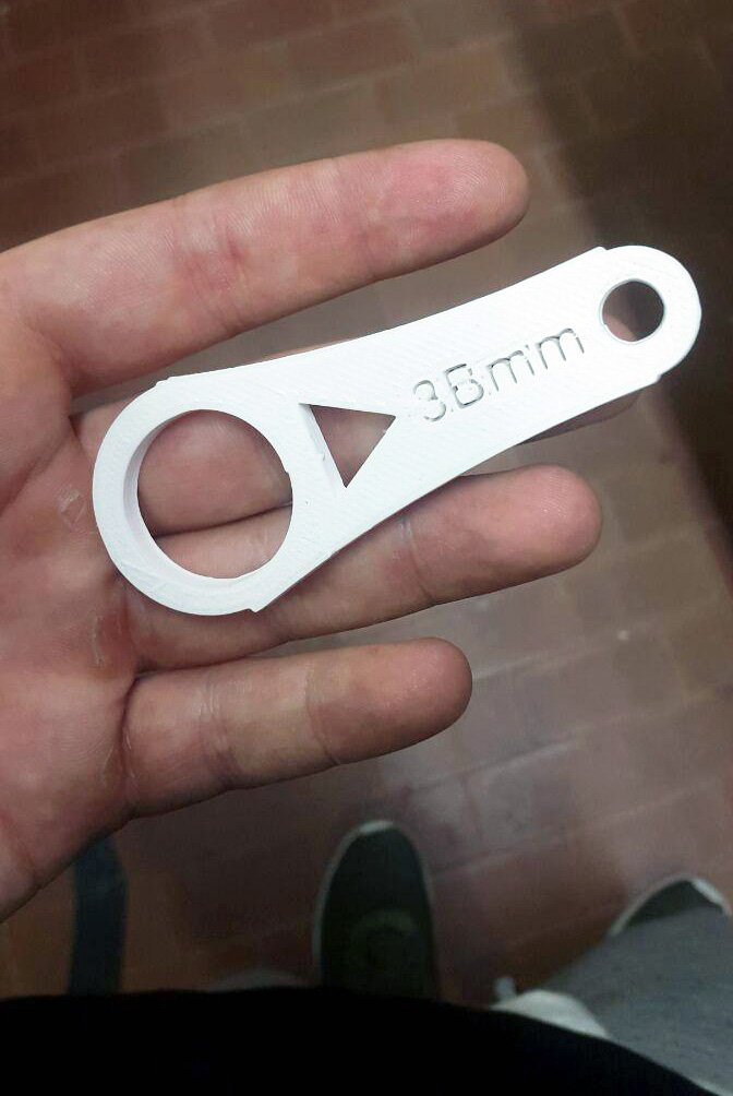 fablabaq's tweet photo. Alternanza #scuola #lavoro al #Fablabaq con gli studenti dell'IIS A. D'Aosta di #laquila: riparazione fresa CNC, #disegno3D e #stampa3D https://t.co/LMp87ZFTju