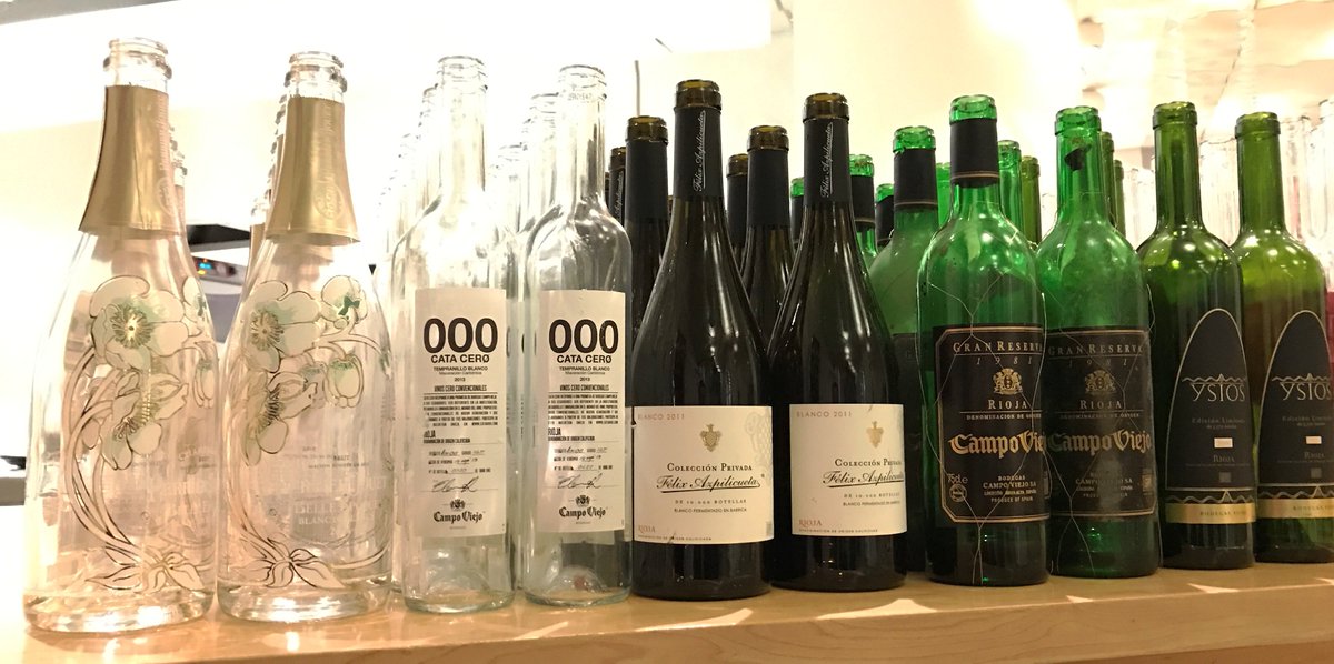 NeruaGBilbao's tweet photo. ¡Vinos muy especiales en la cena de ayer con @bruno_oteiza! Una bodega seleccionada para una ocasión tan especial. #Ysios #ongietorri #nerua https://t.co/8FIsZq5jAE