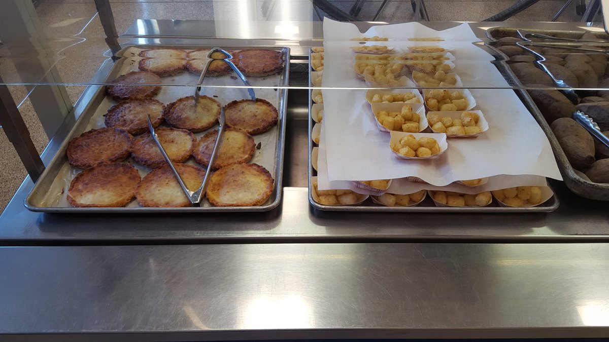 OES_lunch's tweet photo. A look at our food bar this fabulous friday https://t.co/Iz0BAotfWy