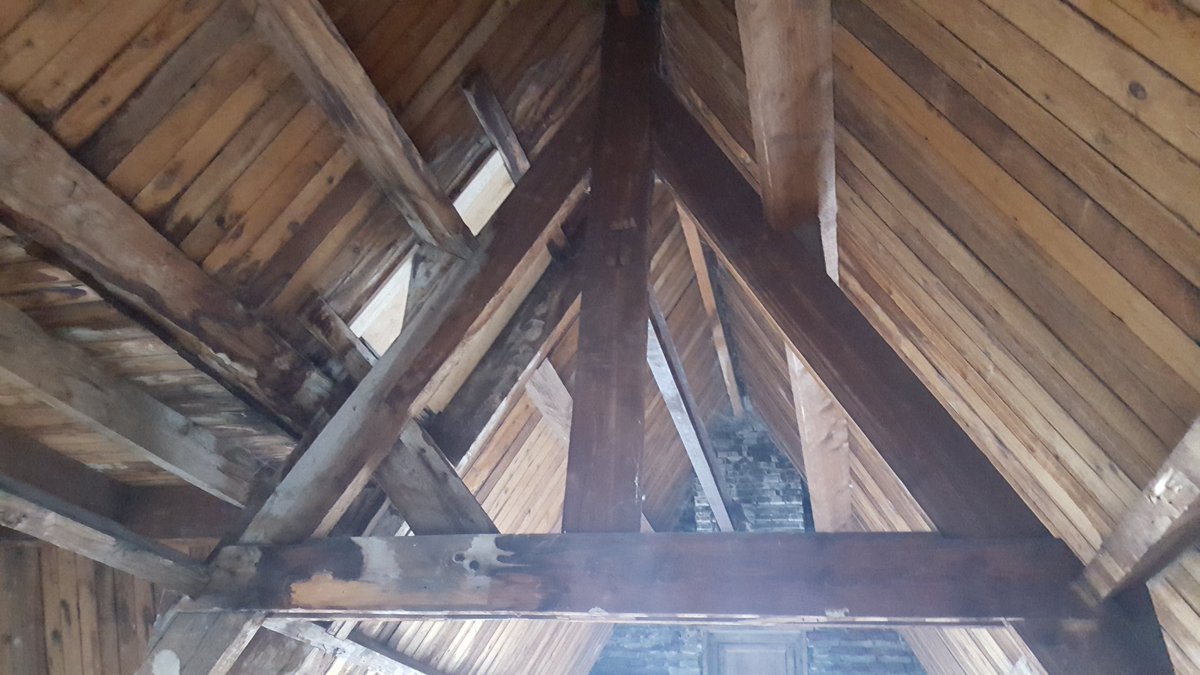 ARduo_vof's tweet photo. Vandaag weer een mooie #kapconstructie tevoorschijn getoverd #renovatie #verbouw #ARduo https://t.co/6TEXbRxJec