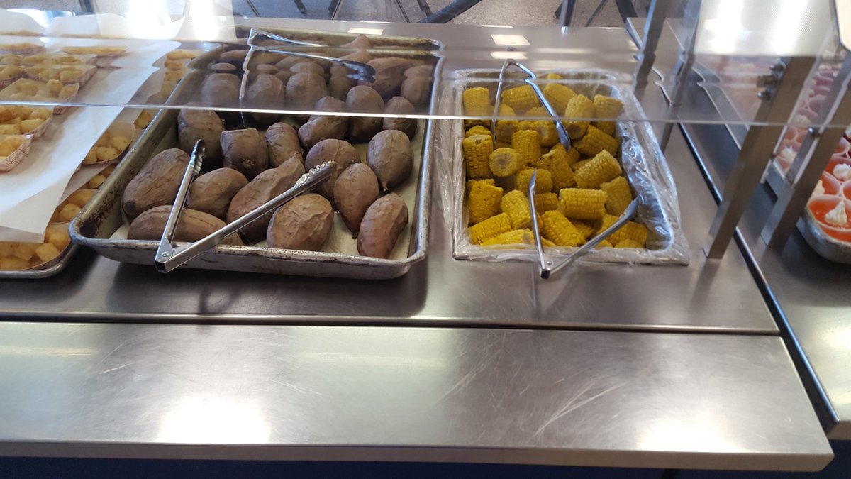 OES_lunch's tweet photo. A look at our food bar this fabulous friday https://t.co/Iz0BAotfWy