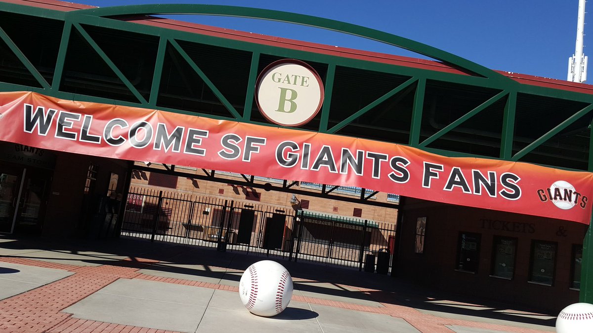 SFGiantsFans's tweet photo. #SFGiants baseball. Oh, how we've missed you. https://t.co/wkK0C2pnVM