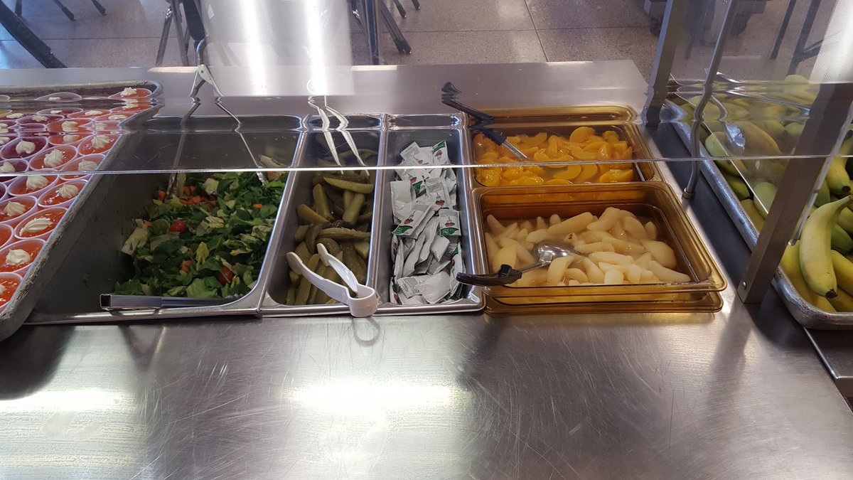 OES_lunch's tweet photo. A look at our food bar this fabulous friday https://t.co/Iz0BAotfWy