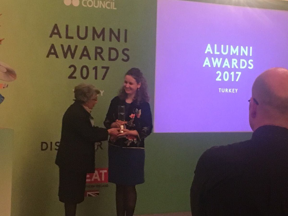 #AlumniAwards2017 Beni bu ödüle layık görenlere çok teşekkürler... #StudyUK