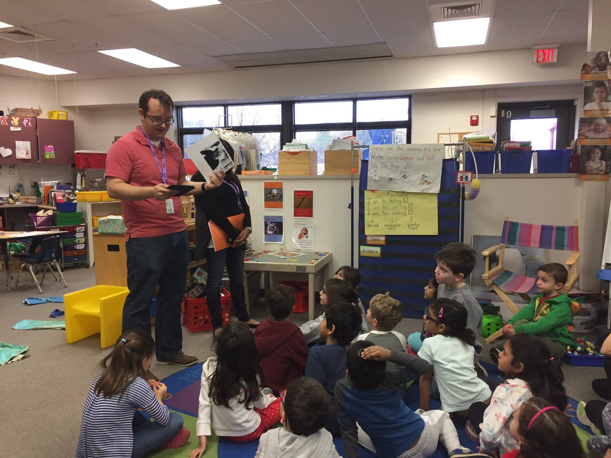 MsRyankdg's tweet photo. Art parents teaching us about artist Jackson Pollack @barbararose220 https://t.co/JVDHrzVBtB