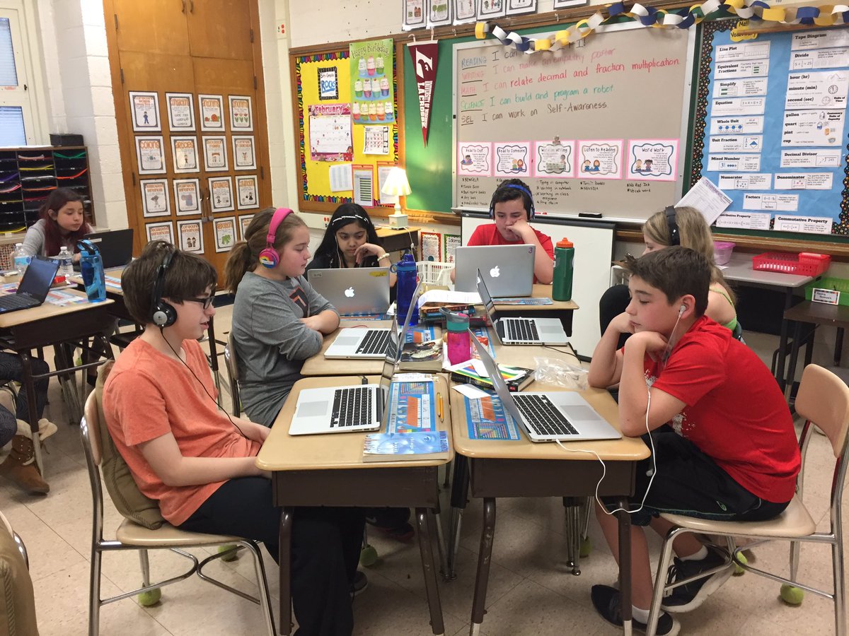 pulcianisclass's tweet photo. Students learning about text structures with a hyperdoc! #weare44 #madison44 https://t.co/eqiKGA20Ob
