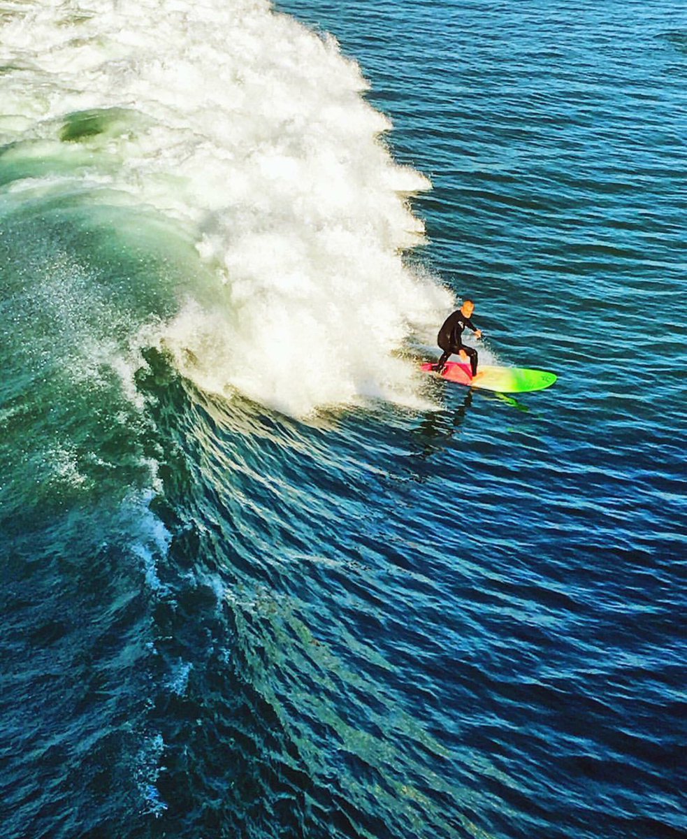 hbtami33's tweet photo. #Winter #Surfing in #HuntingtonBeach
📷 by @ltenney1 
 #surf #waves #ocsurfing #hbsurfing #socalsurfing #socal #californialove #california https://t.co/0dZwFZgbgS