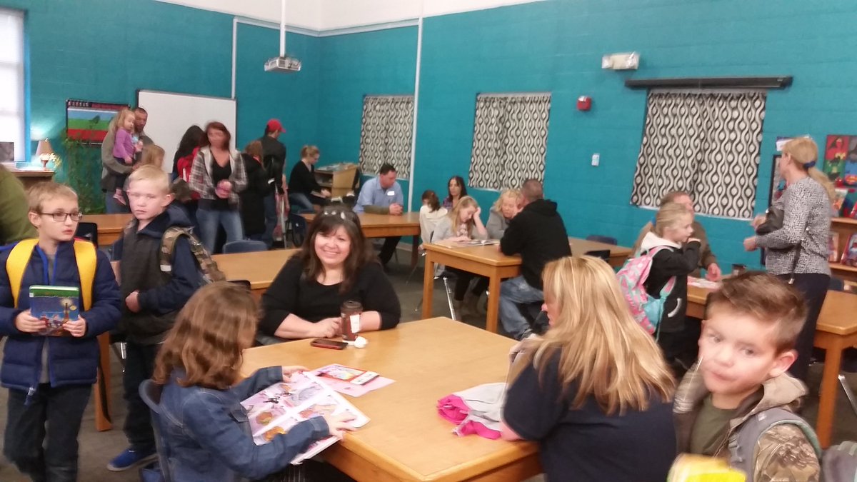 CherylChuff's tweet photo. Great morning at the RSES enjoying books in the library! #greatplacetolearn #greatplacetowork #breakfastwithbooks https://t.co/qCXef75J7V