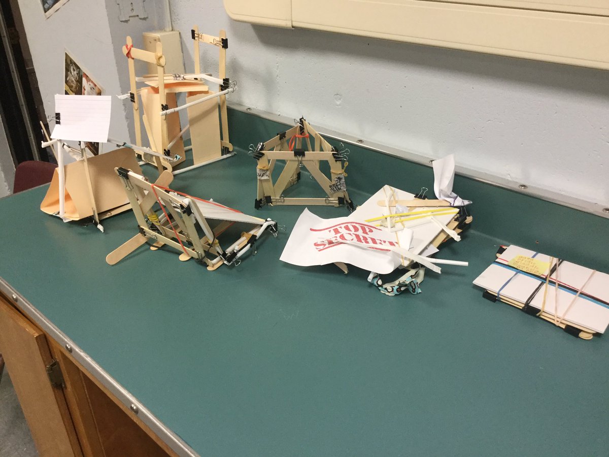 MissStringerELA's tweet image. 1st period&apos;s tower graveyard. Good work guys! #towerchallenge #fundayfriday #collaboration #makerfication
