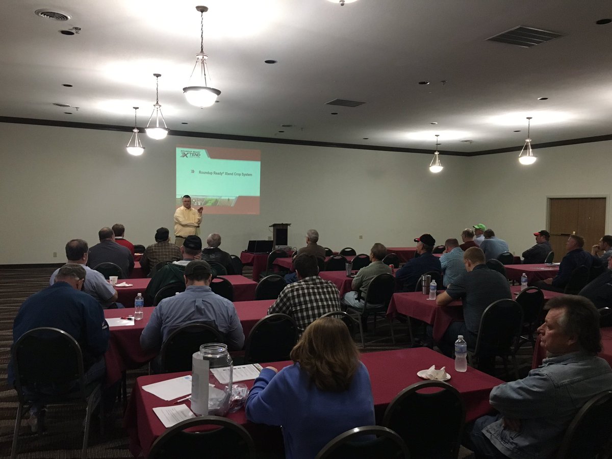 fsa_Tom's tweet image. Despite nice weather outside, great turnout for #PiattFS Grower Meeting to discuss how to manage #Dicamba soybeans in 2017. @FSServices