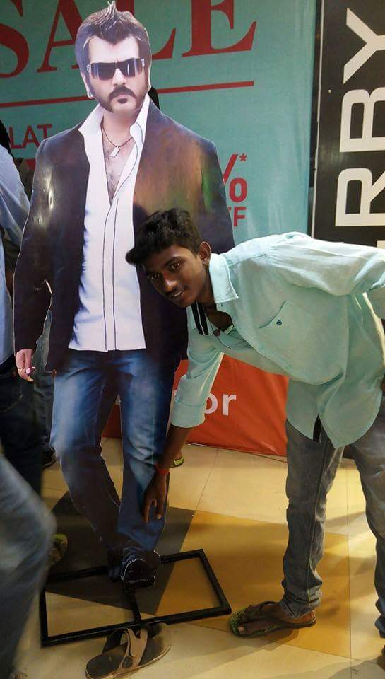 Dheena_shankar's tweet photo. என் பின்னாடி நிக்கிற ஒவ்வொருத்தனும் உழைக்கிறவன் உன்மைபேசுரவன் நாலுபேத்துக்கு நல்லது செய்யனும்னு நினைக்கிறவன் #தல...!! https://t.co/nxJsGXj2rg