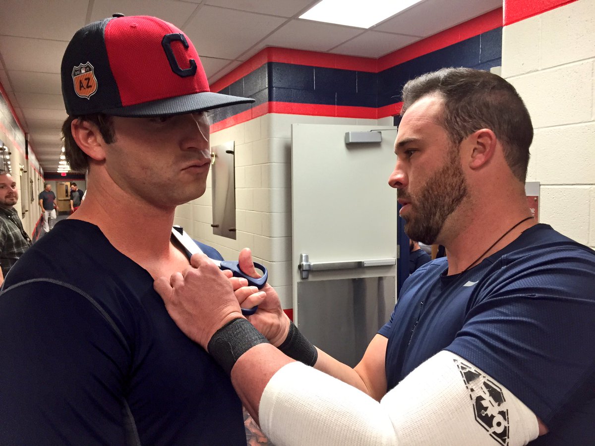Cut this loose string off my shirt so I know it's real. @TyNaquin @TheJK_Kid   #TribeSpring https://t.co/p3wva2ZC6G