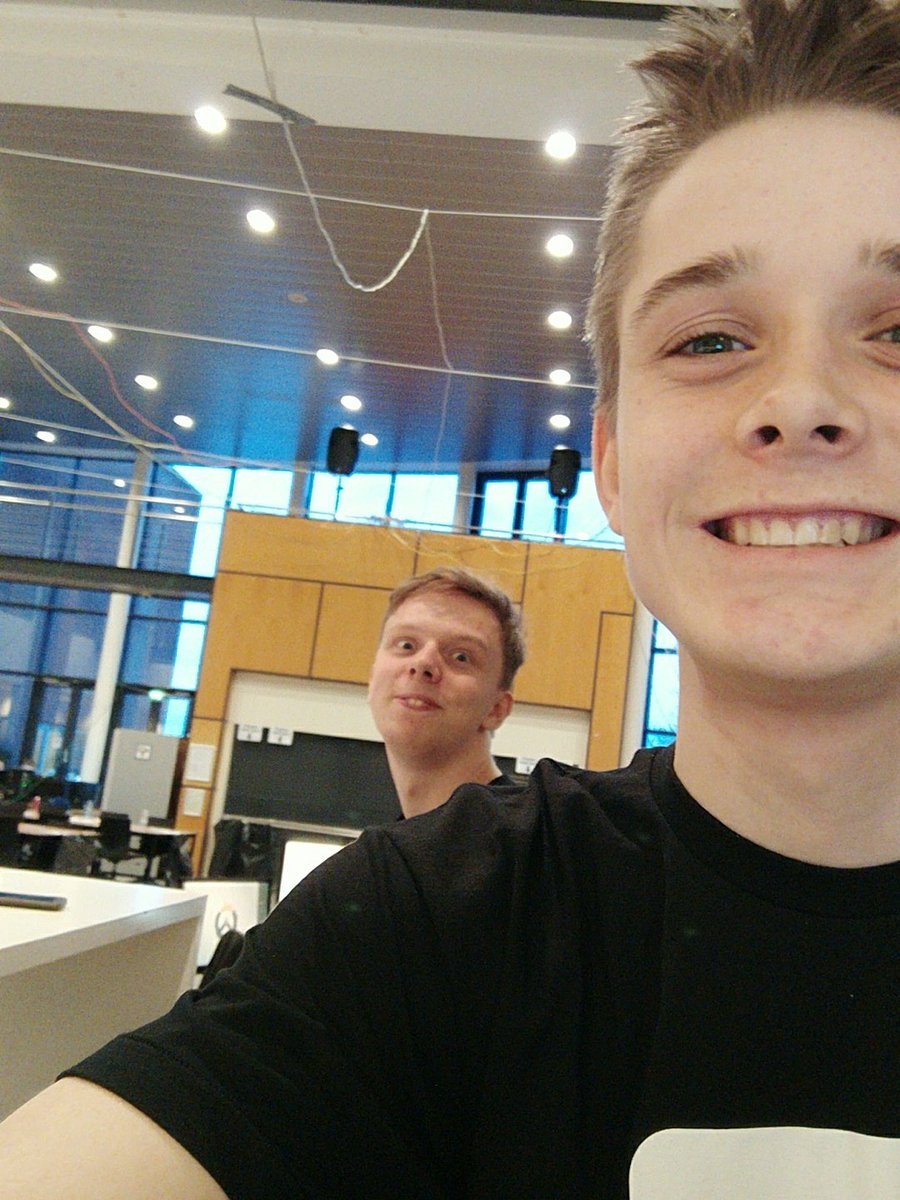 Vi sidder klar til at tage imod jer om 4 minutter til åbningen af #TGVLAN