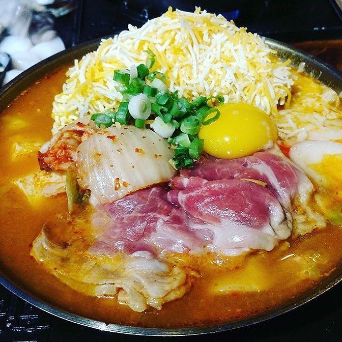 UNIBOILLA's tweet photo. The cheesier the better! | #uniboil (📷 by @ezarakal ) https://t.co/666l3gsieA https://t.co/QHyV0wELNc