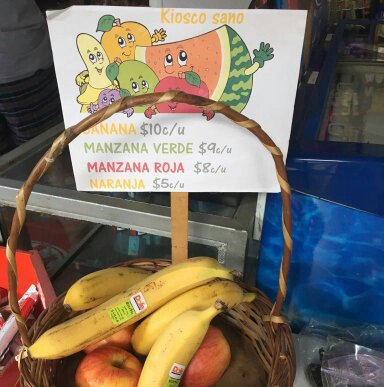 Excelente iniciativa en un kiosco d BsAs. RT para que esto lo veamos en todos los colegios y kioscos
#FuerzaFruta #KioscosSaludables