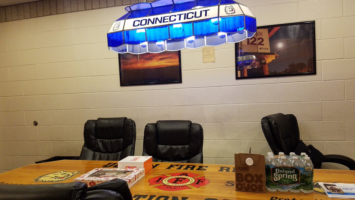 storrsatt's tweet photo. Dropped off some treats to the UCONN Fire Department today. #lifeatatt #OurNE @Chapman248 https://t.co/yy0dtlns9D
