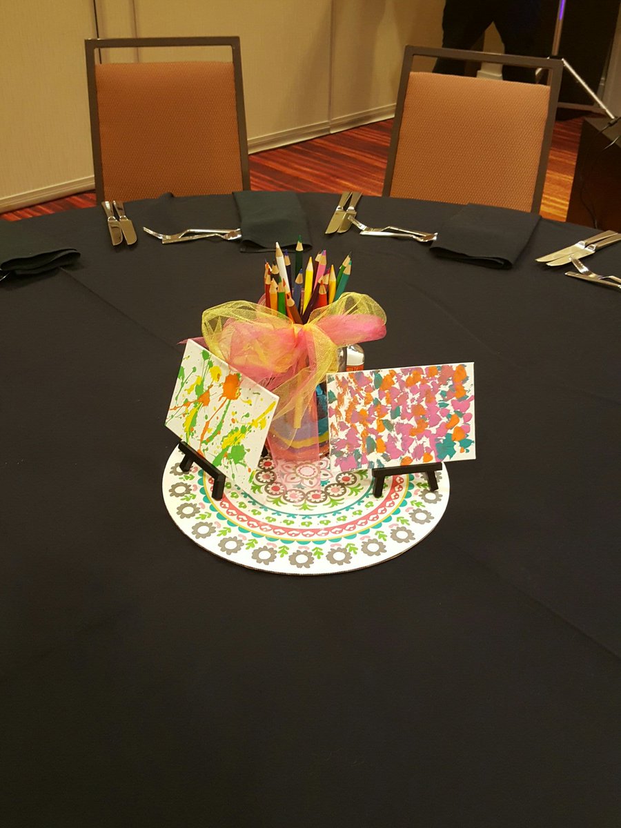 MaryNew741's tweet photo. Beautiful artistic centerpieces at the #shcmedconf17 @shcmedpartners @LTCrevolution #joanlovesjack https://t.co/J7GzHpqujF