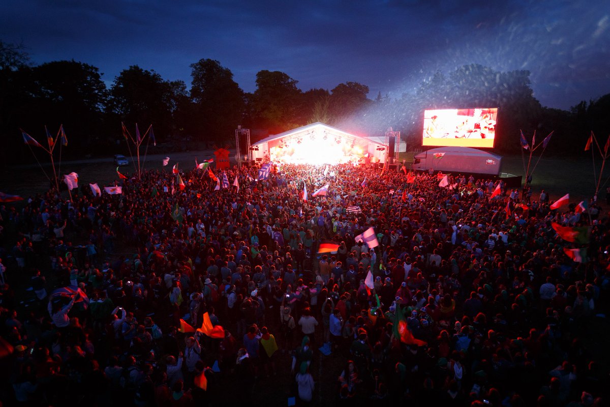 ScoutismeFR's tweet photo. Souvenez vous, le Roverway 2016 c'était l'année dernière. 5 000 participants de 16 à 22 ans étaient rassemblé en France pendant 11 jours https://t.co/T5uZzsa19b