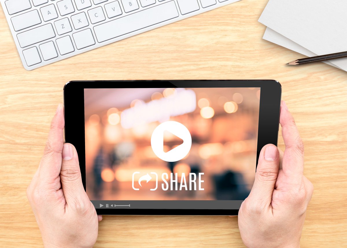 StrategicInkPR's tweet photo. #DYK using video in your posts can increase brand engagement? @sarahhberries shares tips on making a great video ad. https://t.co/tIQ27iFuod https://t.co/dQ7DfXkOWl