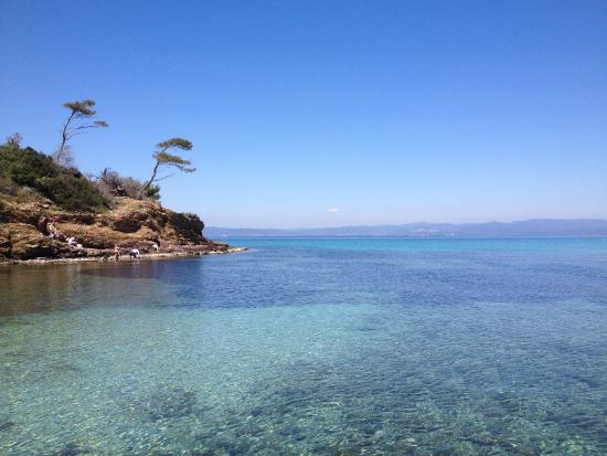 StageTravelUK's tweet photo. From the white sands of The Whitsundays to the golden bays of the Caribbean:  2017's best beaches in the world https://t.co/9qwGDilT6E https://t.co/371xtfGppL