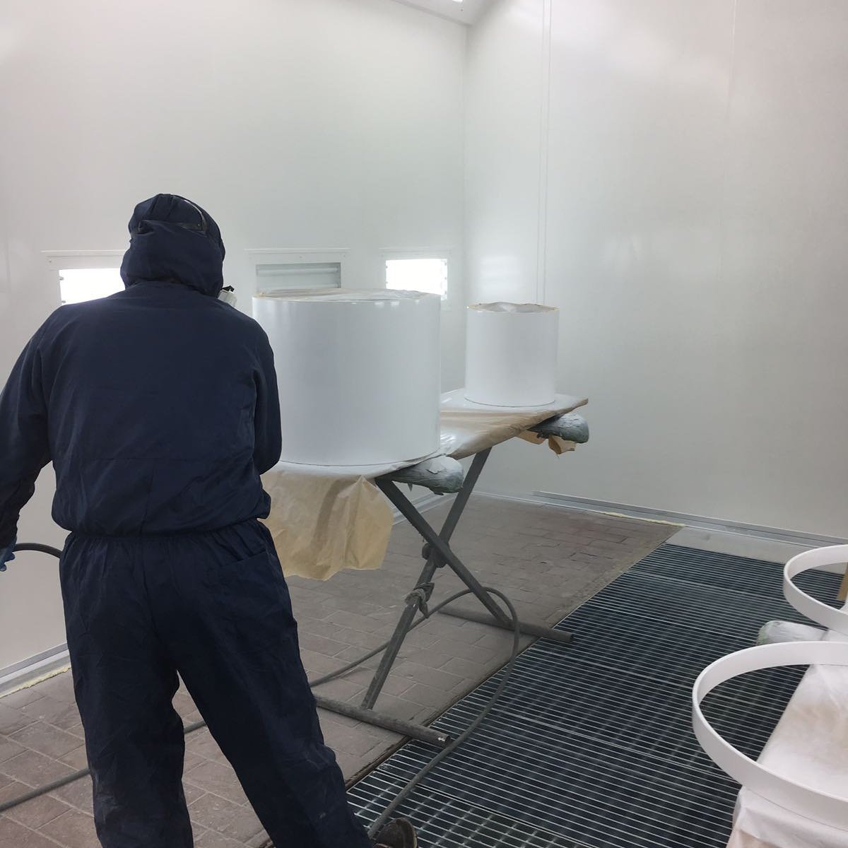 conndrums's tweet photo. Our Painter at work :)

#conndrums 
#conncustomdrums 
#northcustomshells
#painter
#shelllacquering 
#shellpainting 
#lacquering https://t.co/E7Wq7A6LMa