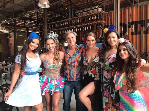 Bendito fruto! #amo <a href="/CarolNakamura/">Carol Nakamura</a> <a href="/Re_Dominguez/">Renata Domínguez</a> #marcellonovaes <a href="/JacquelineSato/">Jacqueline Sato</a> <a href="/gilancellotti/">Giovanna Lancellotti</a> 🎉🎊❤️  instagram.com/p/BQ5qJozlTKF/