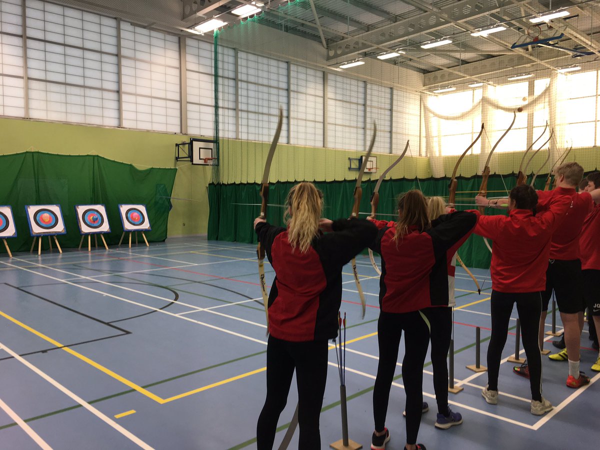 GMS_PE's tweet photo. Yr11 GCSE PE students work on their archery skills for their practical exam #dedicated #commitment #four10s #gcsepe https://t.co/pnmfJvrrNz