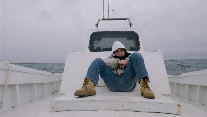 Londra_Italia's tweet photo. Stasera 21.15 italiane su RaiTre #Fuocoammare, il film capolavoro di Gianfranco Rosi. In attesa di sapere se domenica vincerá anche l'Oscar https://t.co/Na35JH4M8q