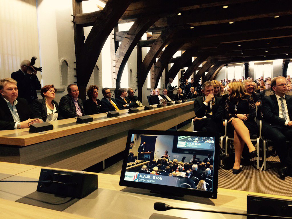Wat n geweldig afscheid van onze burgemeester @BurgemeesterBr ; wat gaan we hem missen!