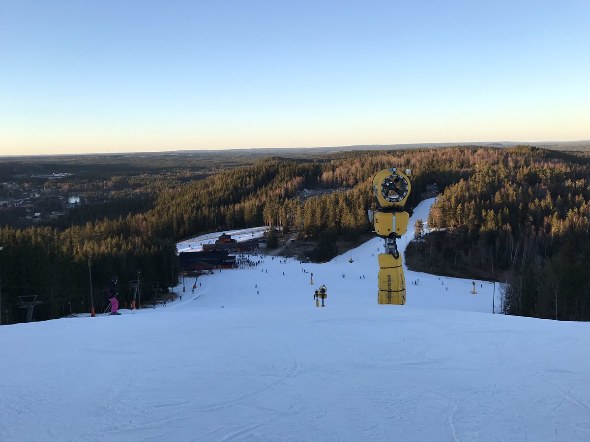 Gb00Blom's tweet photo. Skiing trip today ⛷🎿 https://t.co/xLaEusDi87
