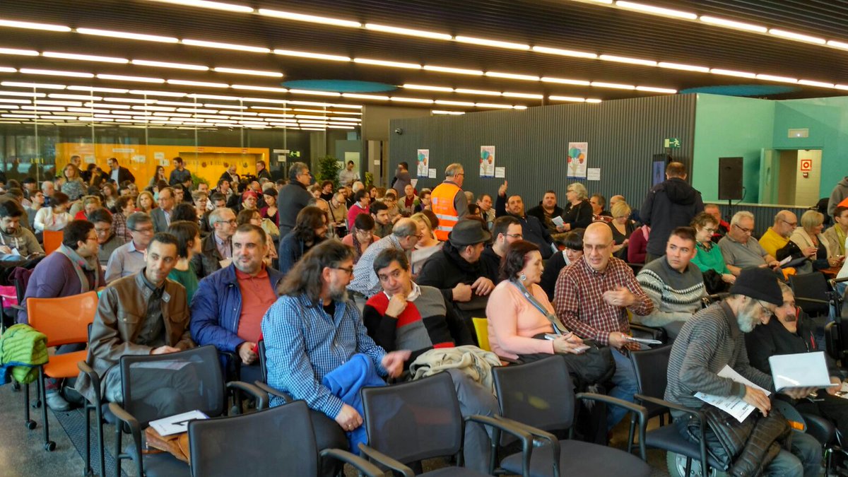 Omc_Radio's tweet photo. Las vecinas y vecinos de #Villaverde quieren participar en los #ForosLocales  Hoy se constituyen las mesas. @ForosLocales https://t.co/vKbkRVTOKu