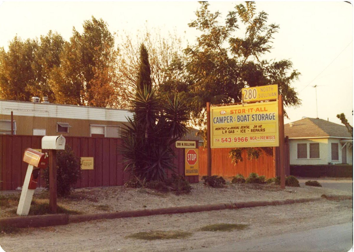 MiniStorage_OC's tweet image. #FlashbackFriday Orange County Self Storage entrance in 1976!