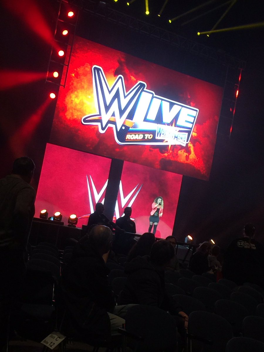 titho's tweet photo. Auf geht's! #WWEHannover https://t.co/fakcc2iipc