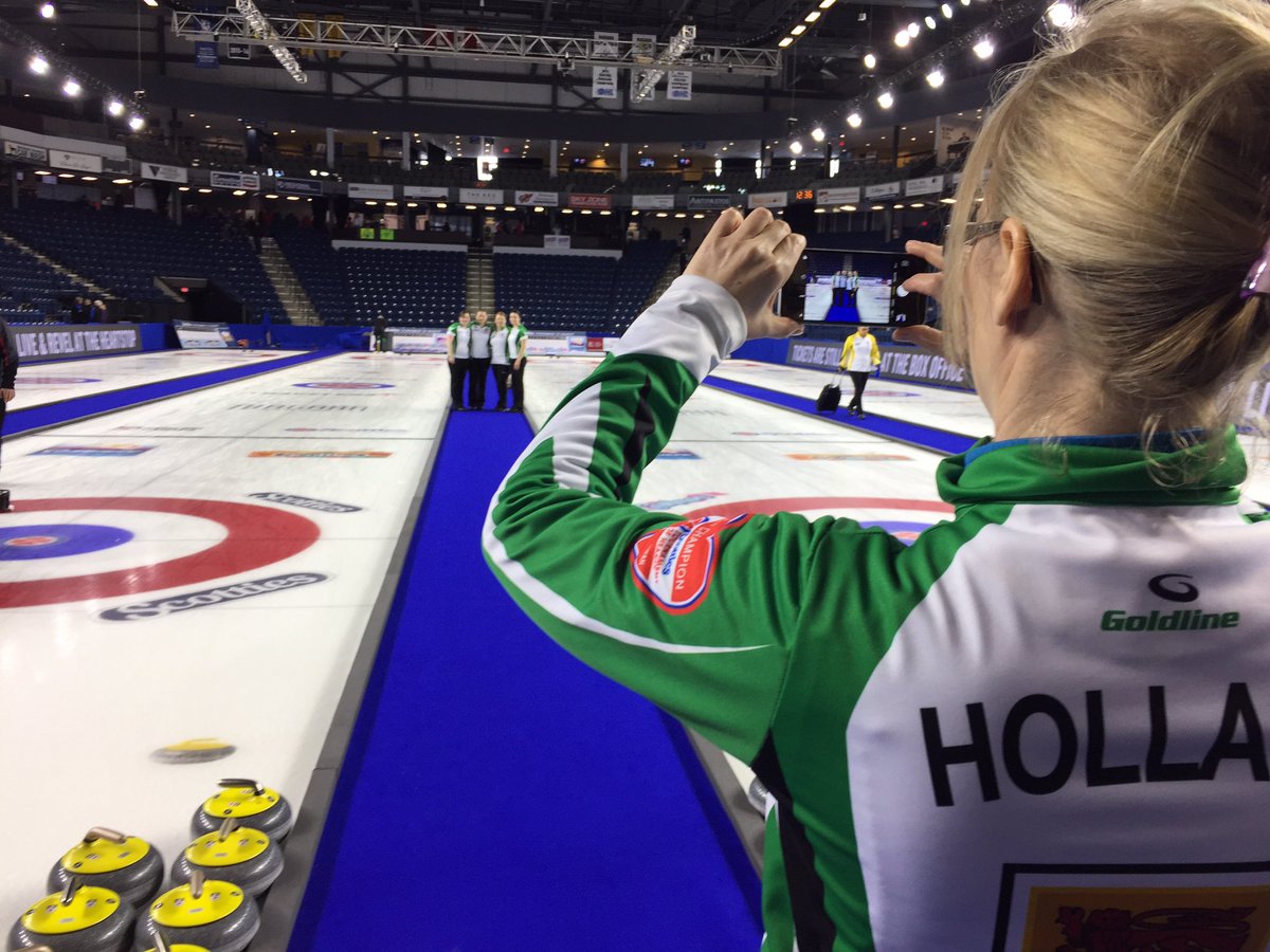 CurlingCanada's tweet photo. "Smile!" says Amber. Goodbye to #stoh2017 for @TeamPBarker #TeamSaskatchewan https://t.co/v2vS9jJD1t