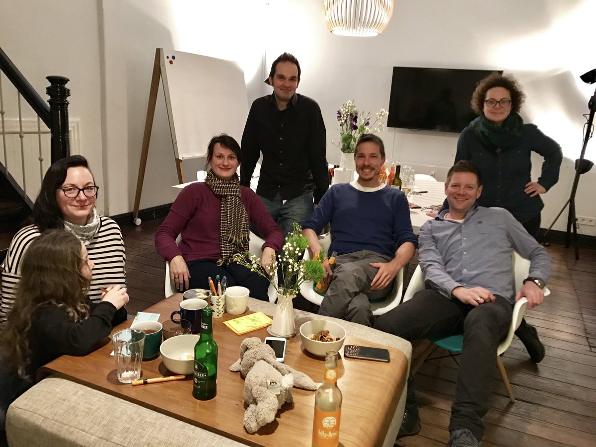 thesmartrabbit's tweet photo. @thesmartrabbit meets @produktbezogen: Erste Redaktionssitzung in 2017 - Was geht ab!? https://t.co/BRe0PhyBb7