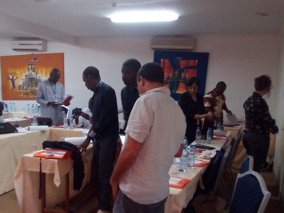 MiguelGODONOU's tweet photo. #FMML préconise la mise en place d1 forum africain de #Médias libres. Fin du séminaire @PanosAO @CESTIDAKAR #cestmob https://t.co/QgQ2ZJ2N5e