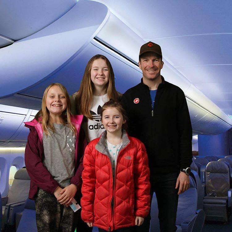 futureofflight's tweet photo. A gorgeous family picture! Hope you had a great time visiting @futureofflight #featurefriday #instituteofflight #featureFOF https://t.co/27WHroVWPu