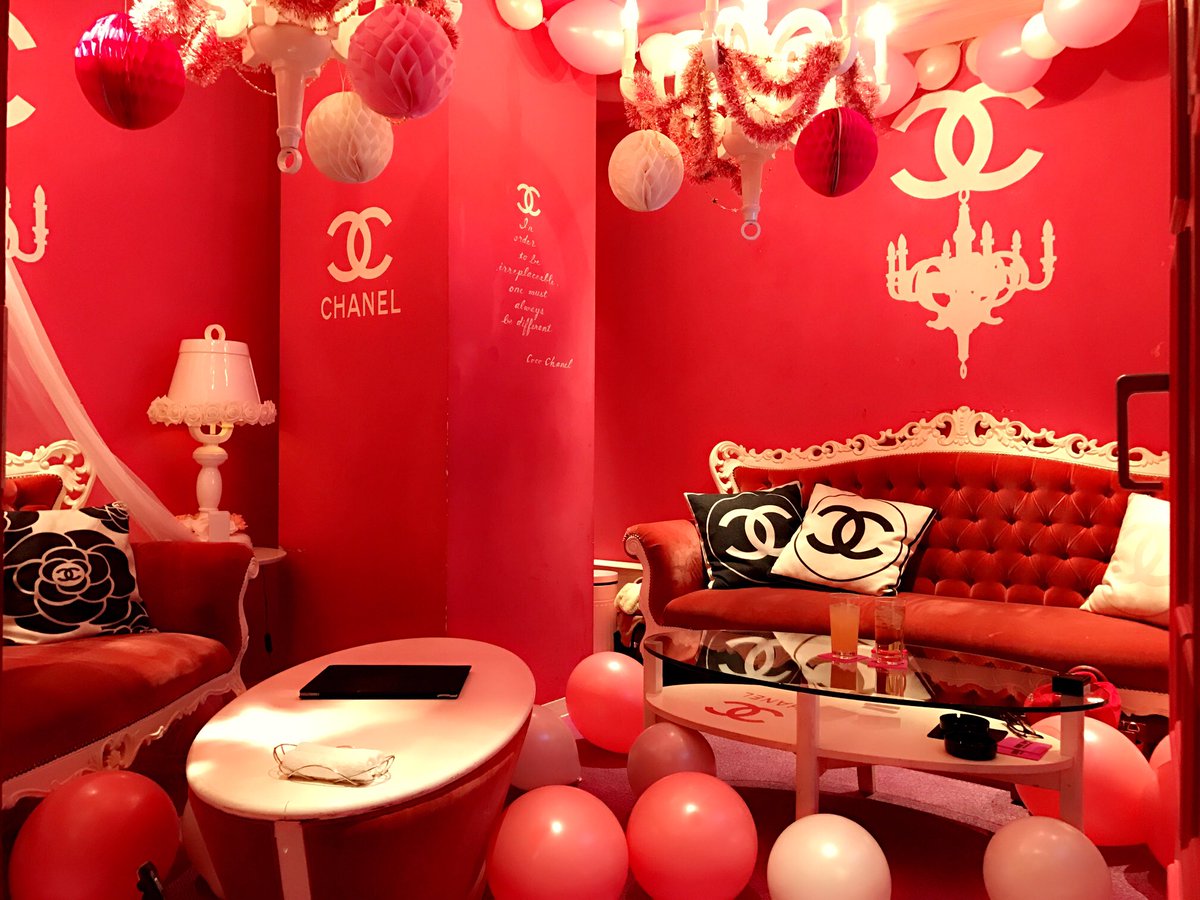 mioo311's tweet photo. #BABELHOUSE #高級カラオケ #新宿 #歌舞伎町 #CHANEL #pink # https://t.co/ecHCuR8CKt