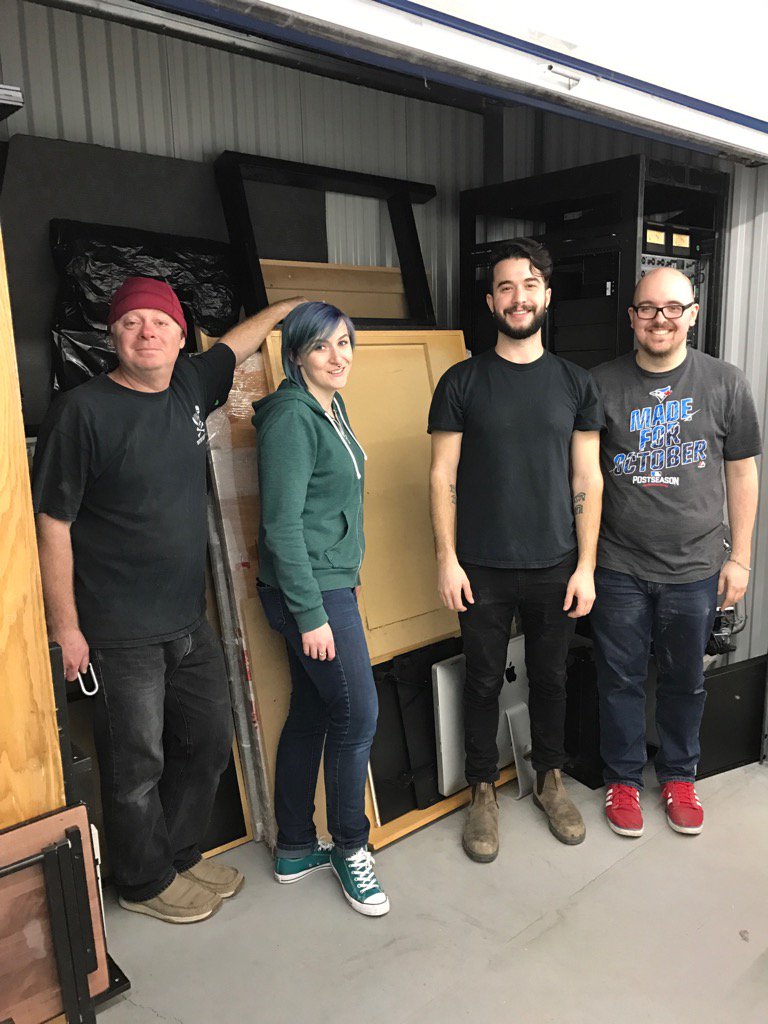 SuperSonicsPost's tweet photo. Team work. Super Sonics storage locker. https://t.co/BGPyWbJfsX