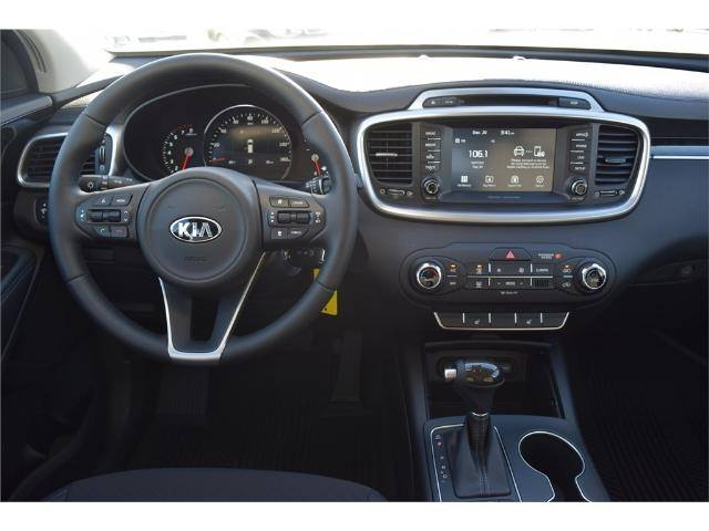 KellyG_Kia's tweet photo. Drive bright like a diamond in our fabulous 2017 Kia Sorento LX! See us today. https://t.co/9M6eNGKHDa #kia #sorento #lx #sanangelo #kellyg https://t.co/cxKRDbqC13