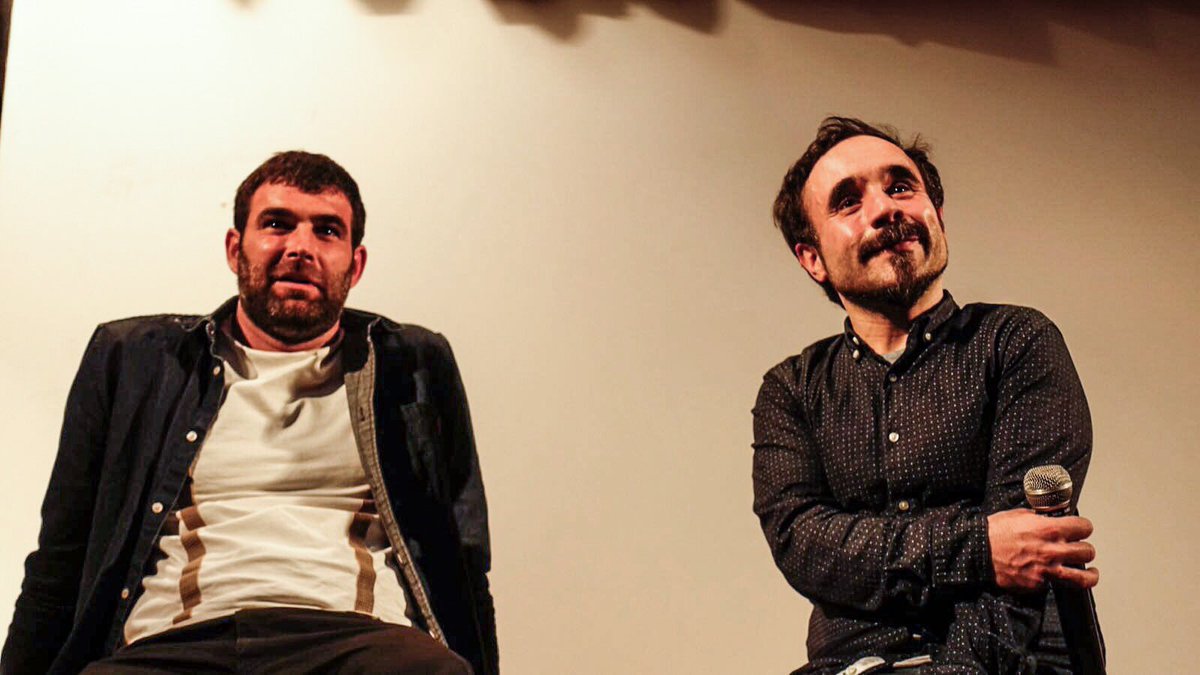 KoldoSerra's tweet photo. Lujazo poner @GernikaTheMovie en Vitoria, en una sala llena hasta la última butaca y charlar después con los espectadores. 
Pics @haizeacam https://t.co/gorAhoeI6T