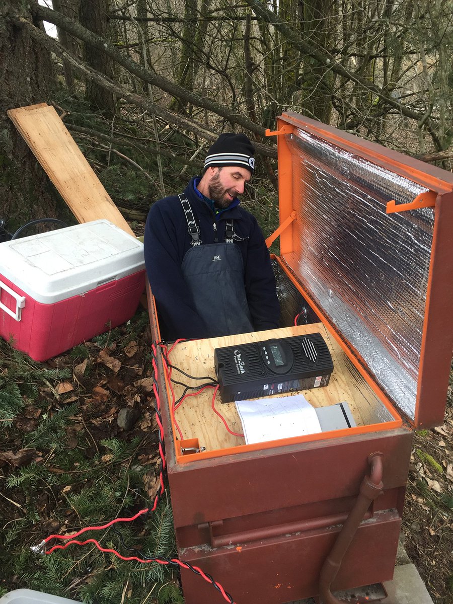 ColumbiaEstuary's tweet photo. Today we did maintenance to our #PITtag receivers at Horsetail Creek in the #ColumbiaGorge. It detects how many salmon use the area. https://t.co/x4fT4Xx6GO
