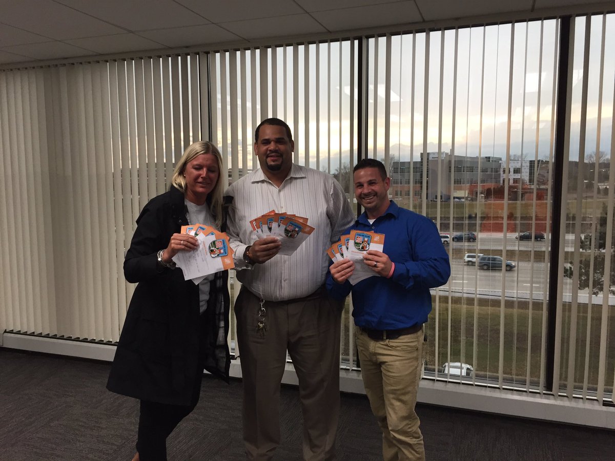 HDMikeKindig's tweet image. 2701 taking a ton of awards at D218 Asm forum @asm212230  @SallyGansiorTHD @TimLyons20