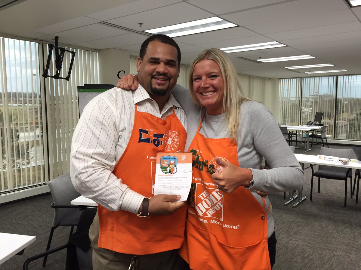 HDMikeKindig's tweet image. 2701 taking a ton of awards at D218 Asm forum @asm212230  @SallyGansiorTHD @TimLyons20