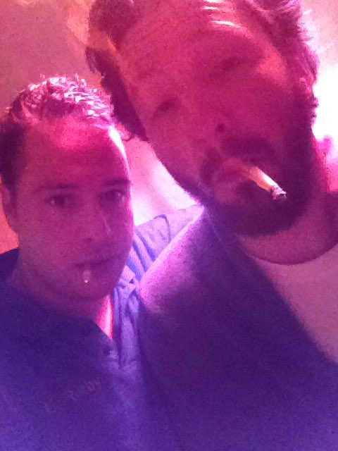 ruigerobby's tweet photo. @kraantjepappie wat een kut optreden. Loco Robbie is er helemaal klaar https://t.co/TWb3ZHKtId