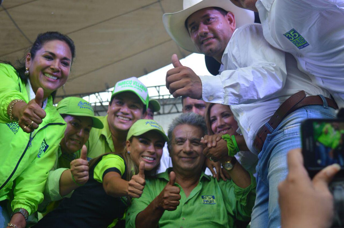 Lenin's tweet photo. Mi mano morena está extendida para todas ustedes. https://t.co/hM0gEikGUm