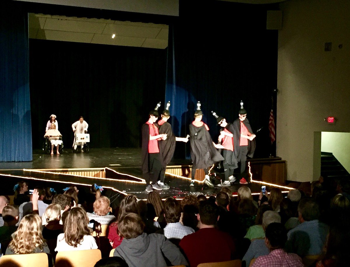 MorrellMath's tweet image. It's the Water Bottle Men. They eat lunch @beardenmiddle everyday. #LandedIt