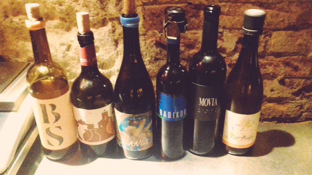AlexIcartSomm's tweet photo. Nos gusta lo artesano @SasaRadikon @partidacreus @etnarossowine @movia @domainel'ecu https://t.co/Jy5GXUuHUf