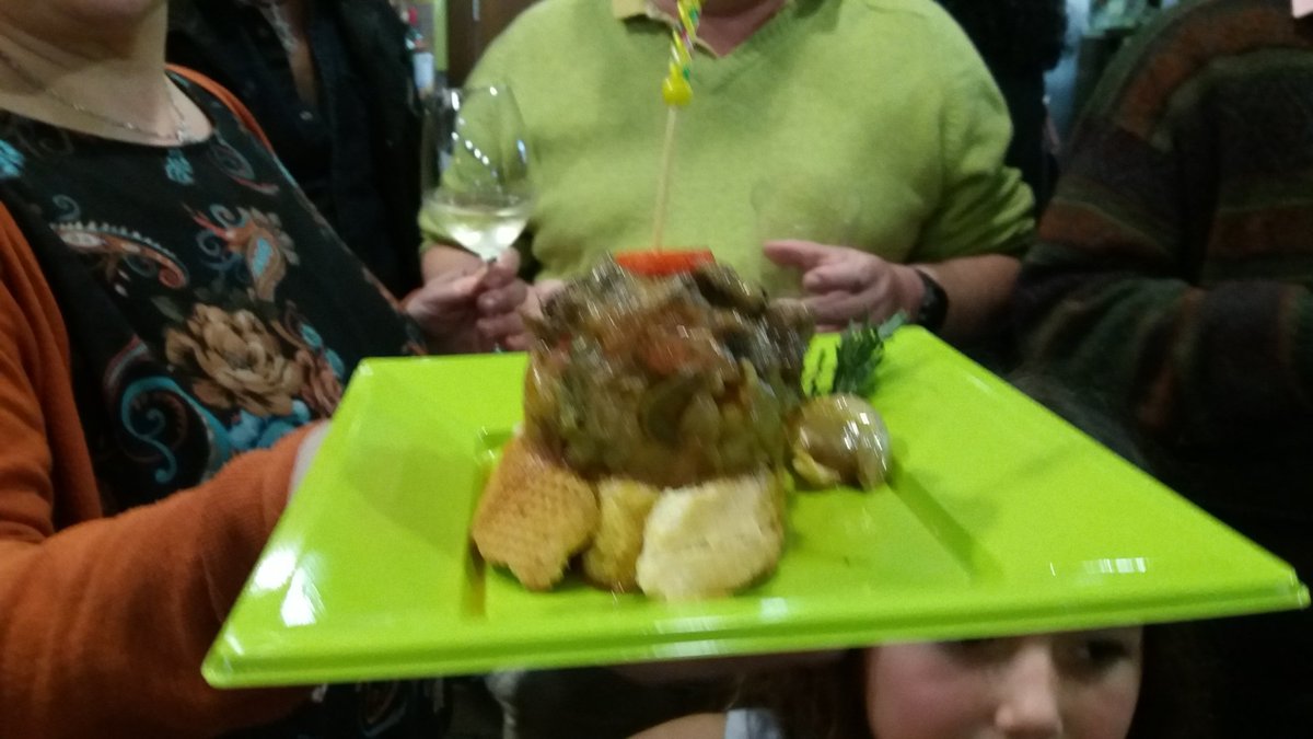 eva_tirado's tweet photo. Para terminar el pincho de la trafalaya!! Gran nivel en el festival de @barrio_oeste !! https://t.co/524THiU1ew